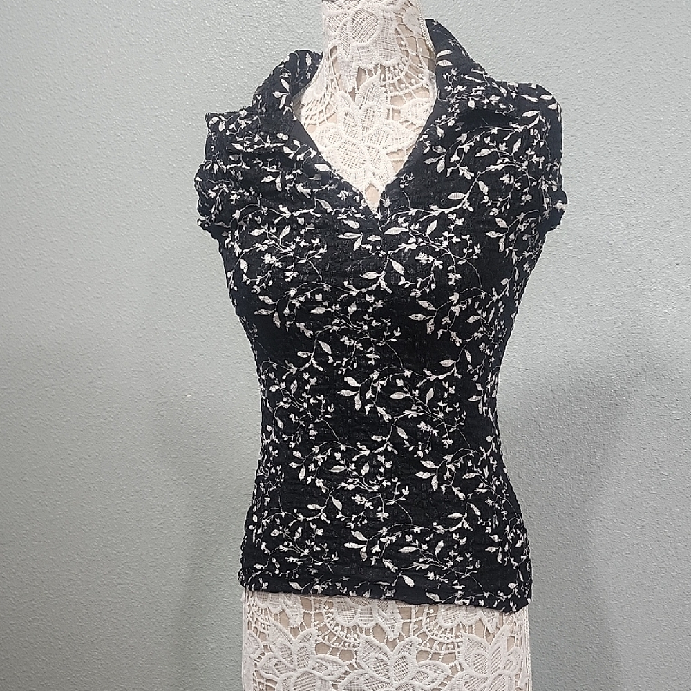 GnW Stretch Nylon Black Floral Textured Polo Top Size S